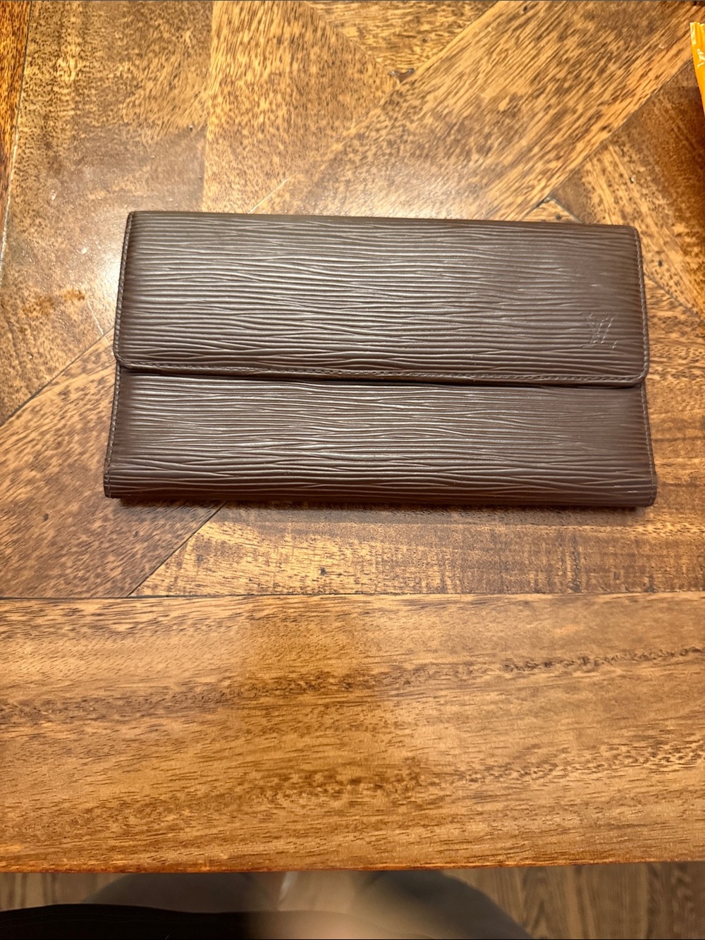 Louis Vuitton Brown Epi Textured Wallet - Picture 2 of 7